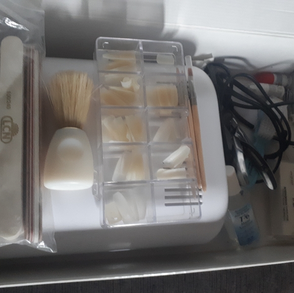 LCN Professional Nail kit - Picture 2 of 2